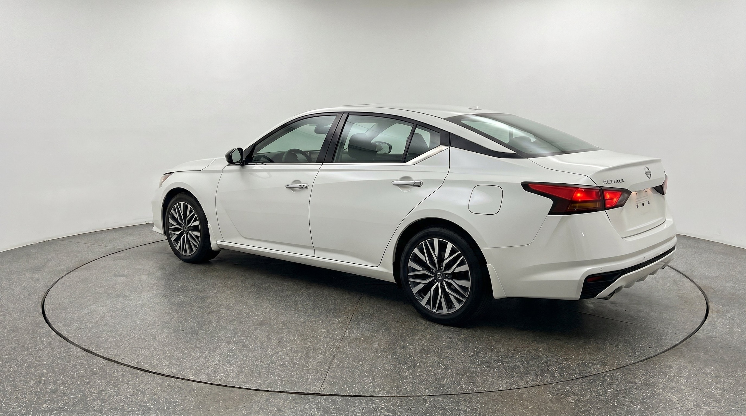 Thumbnail: 2025 Nissan Altima - 6