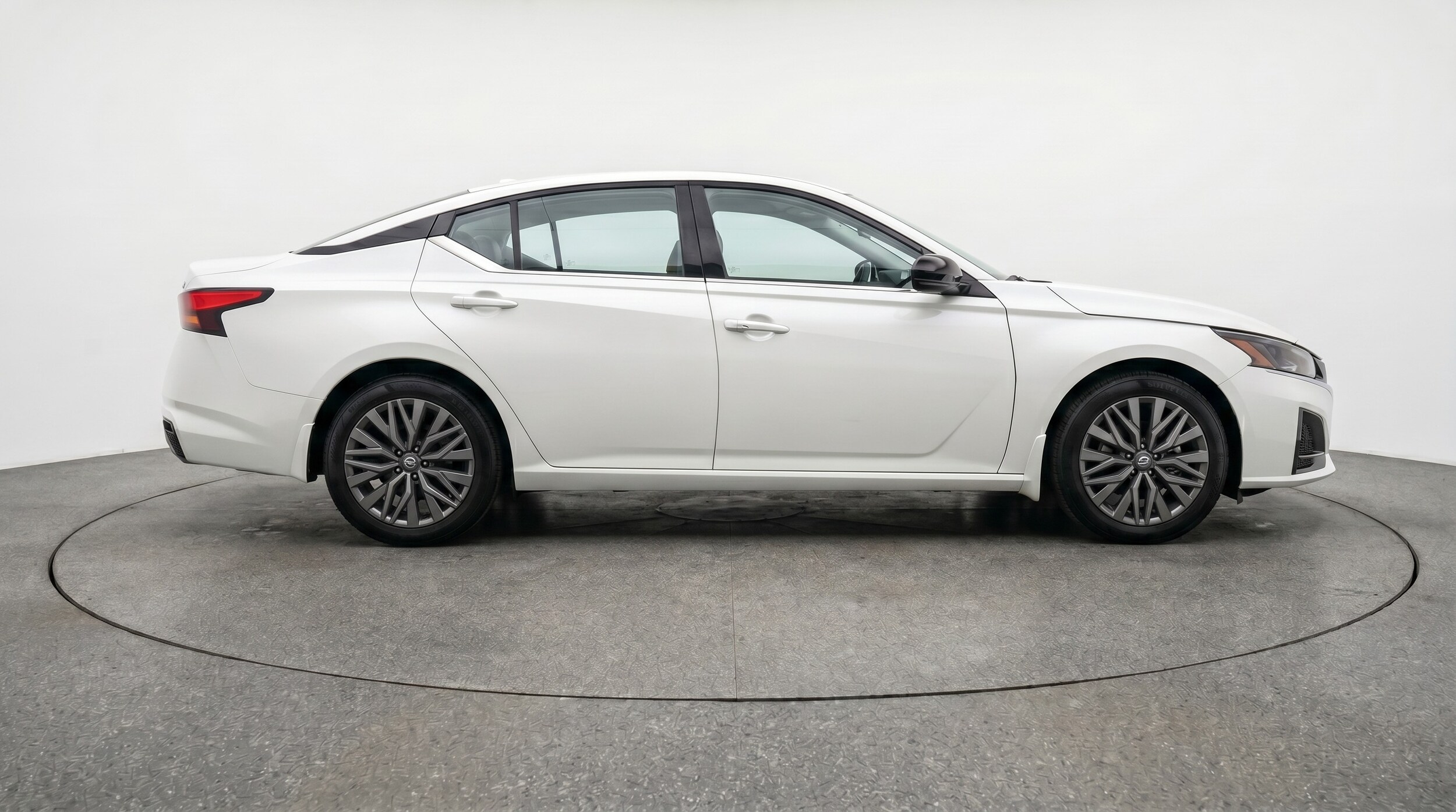 Thumbnail: 2025 Nissan Altima - 8