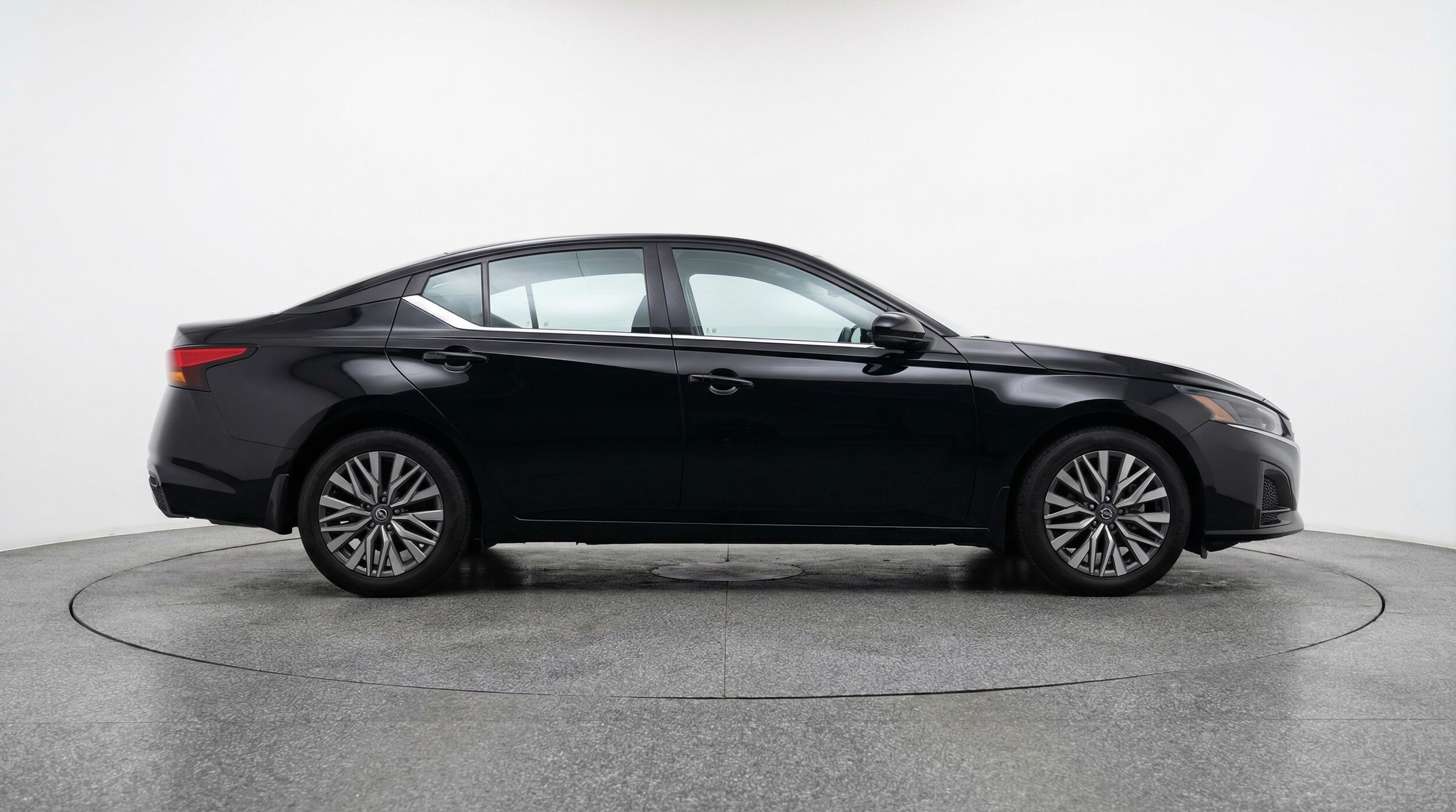 Thumbnail: 2025 Nissan Altima - 8