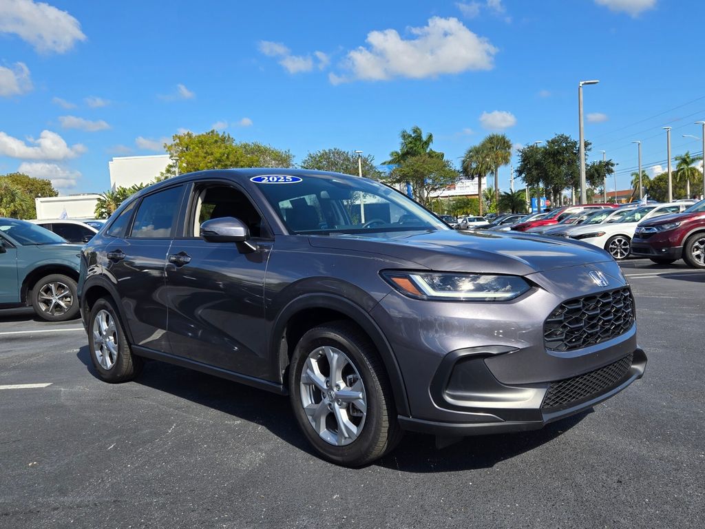 2025 Honda HR-V LX's photo