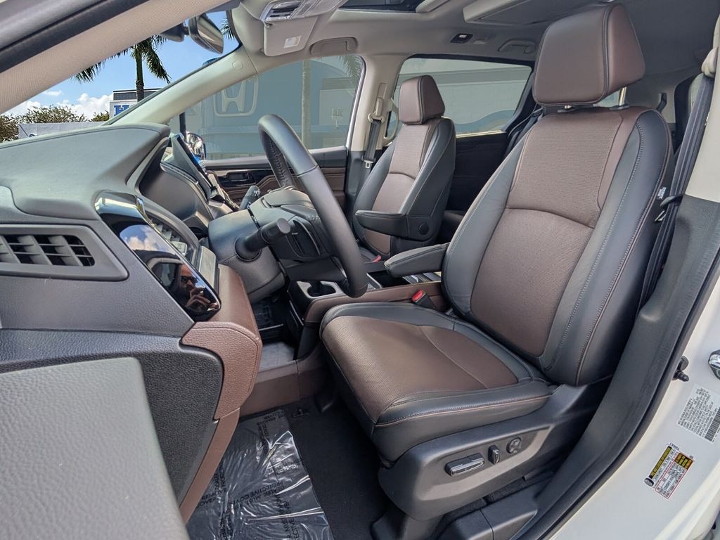 New 2025 Honda Odyssey Elite Minivan/Van