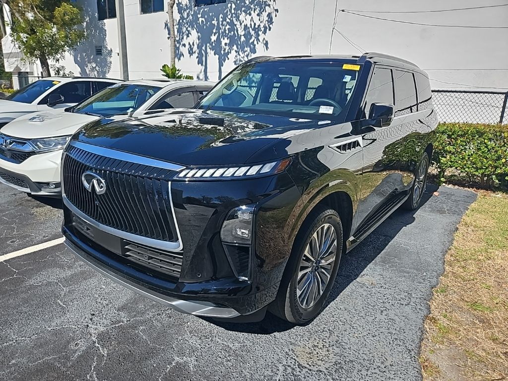 2025 INFINITI QX80 Luxe's photo