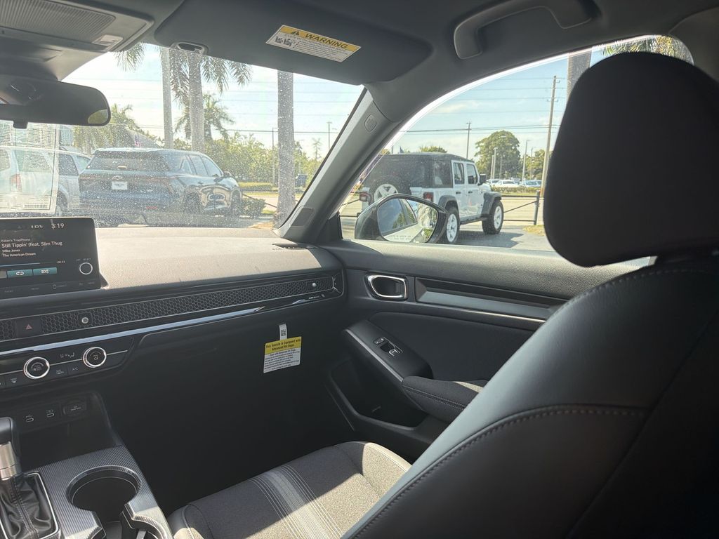 2025 Honda Civic Hatchback Sport - Photo 11