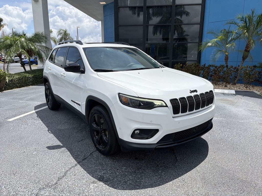 Used 2023 Jeep Cherokee Altitude SUV