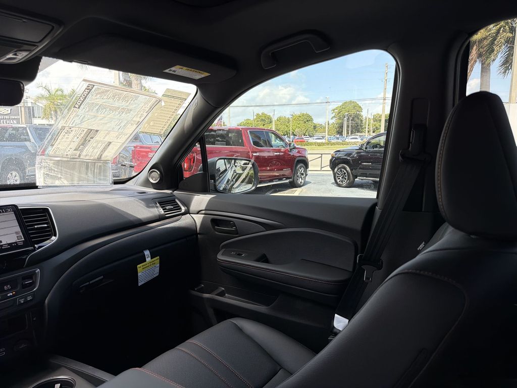 2025 Honda Ridgeline TrailSport - Photo 11