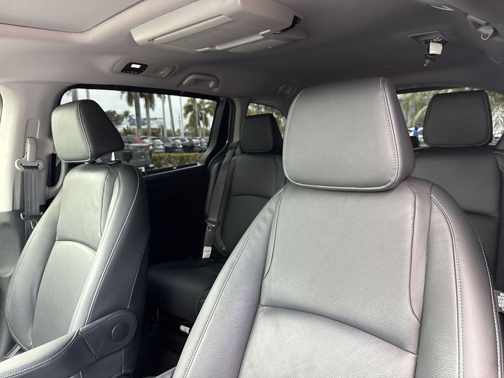 2024 Honda Odyssey Touring - Photo 38