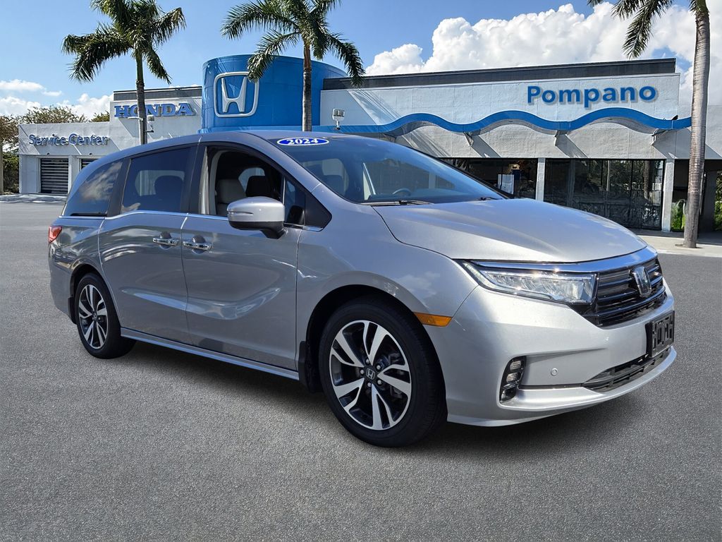 2024 Honda Odyssey Touring's photo