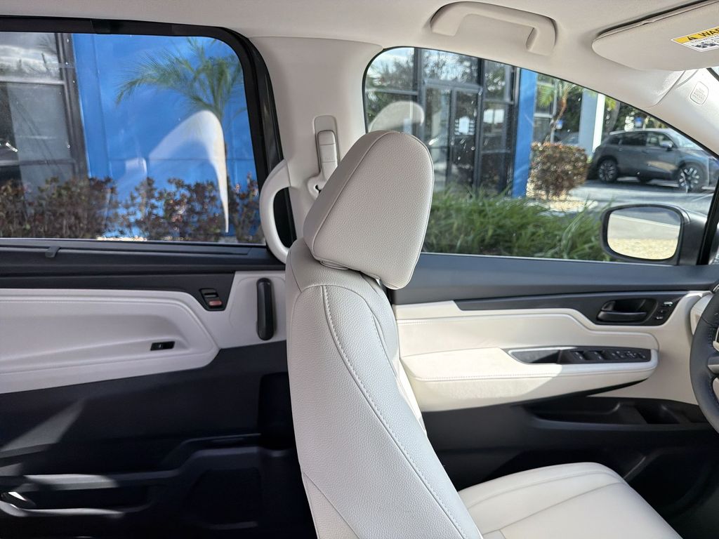 2026 Honda Odyssey EX-L - Photo 14