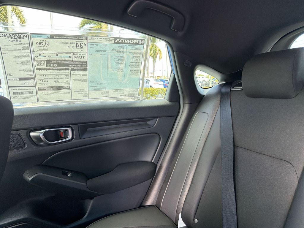 2025 Honda Civic Hatchback Sport - Photo 13