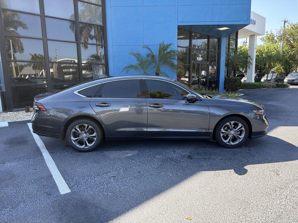 2024 Honda Accord EX - Photo 9