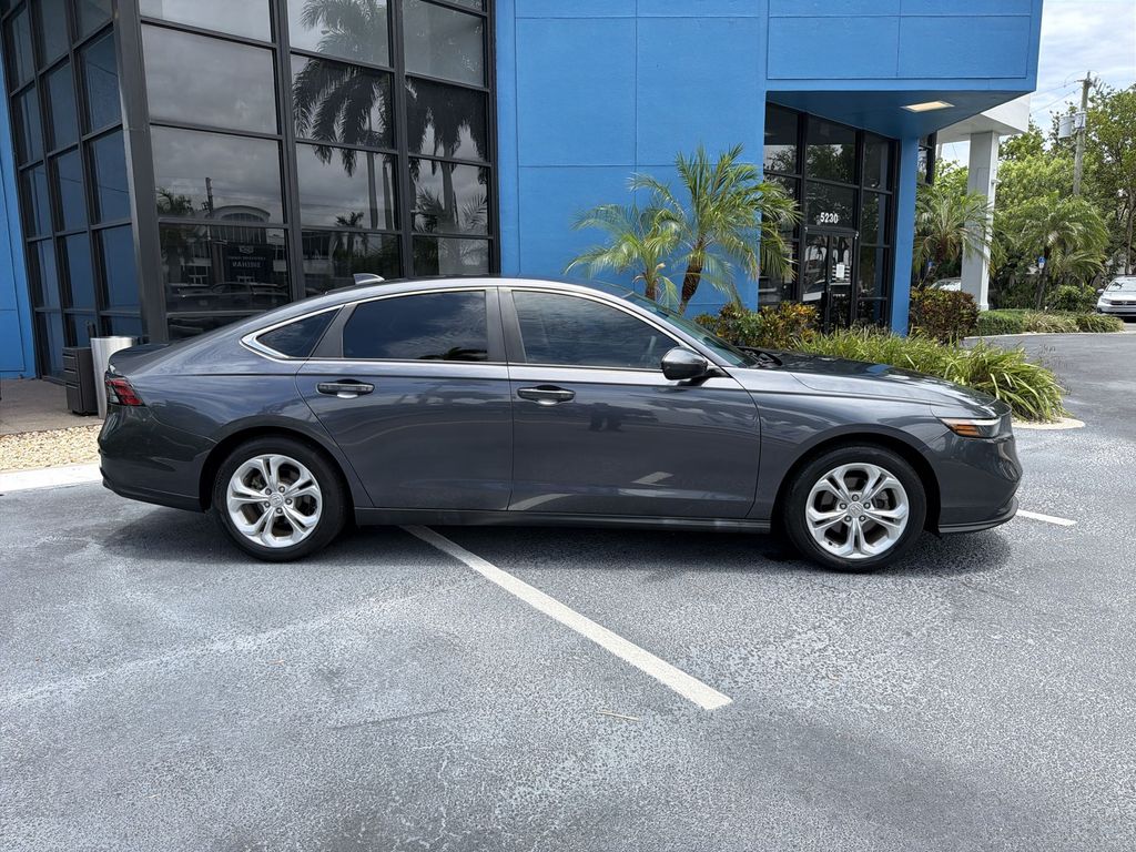 2023 Honda Accord LX - Photo 9