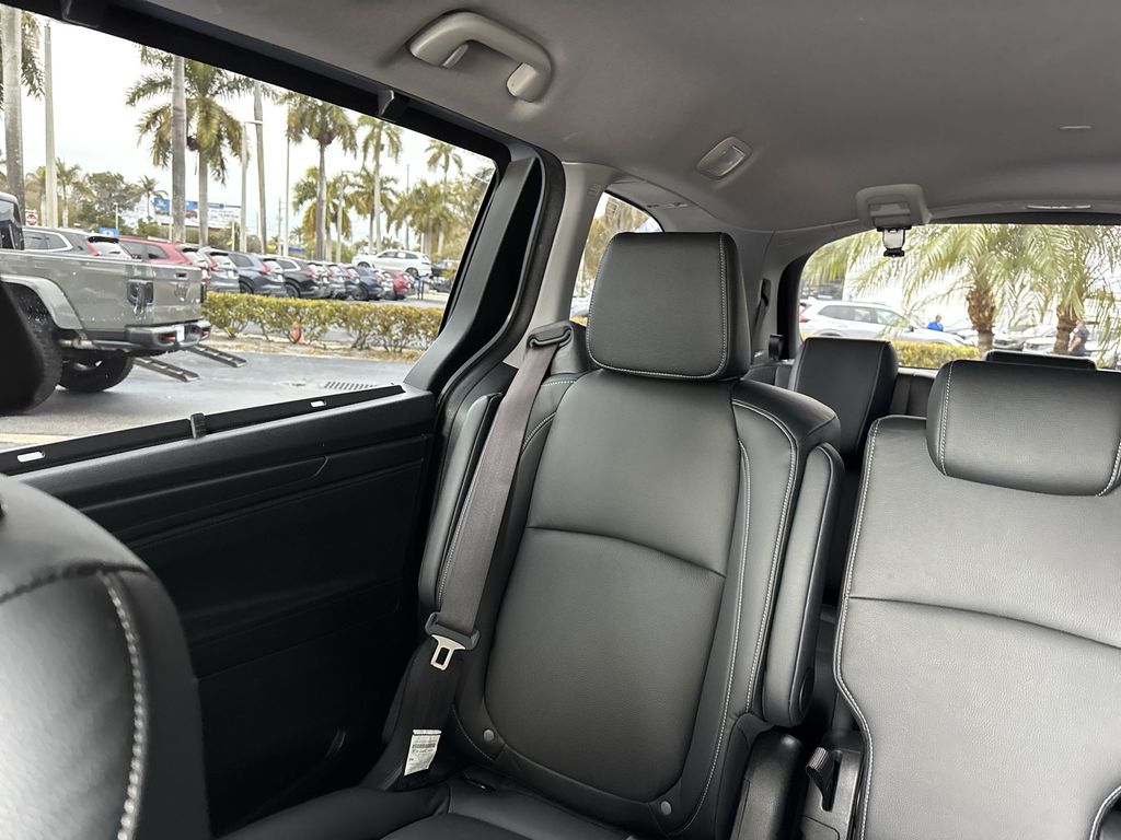 2024 Honda Odyssey Touring - Photo 13