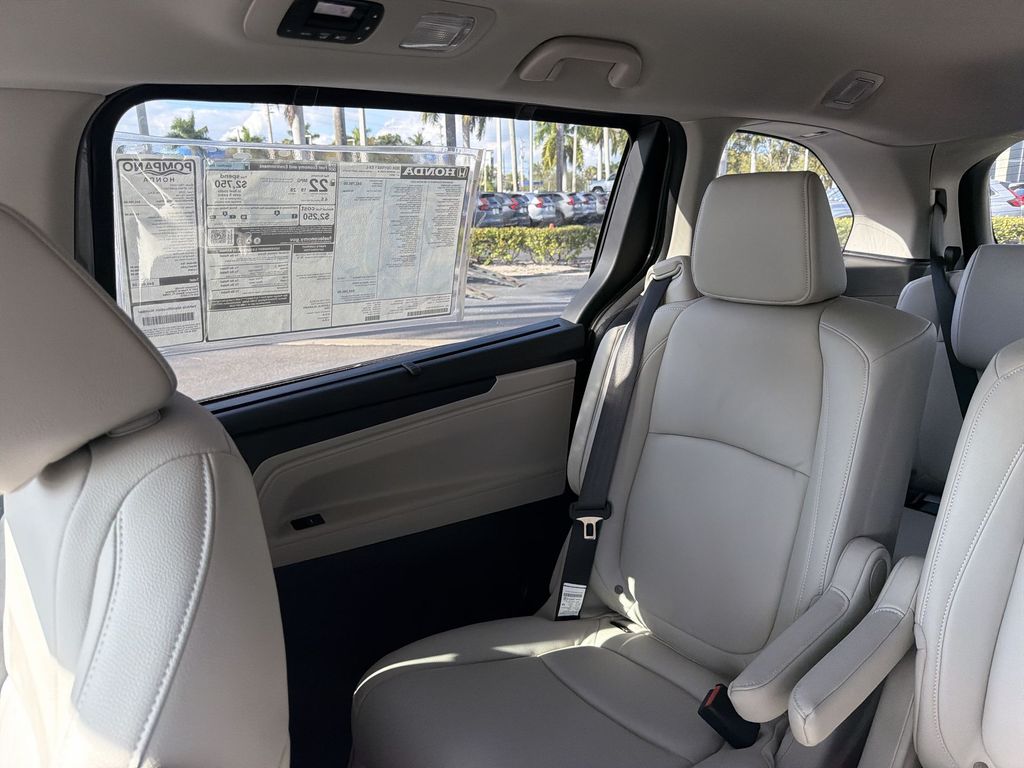 2026 Honda Odyssey EX-L - Photo 11