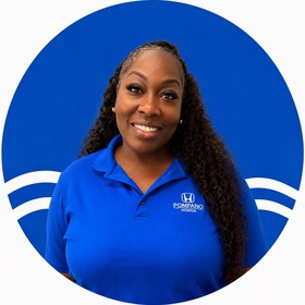 Staff member Shaneka Lewis from ID_30e7b3