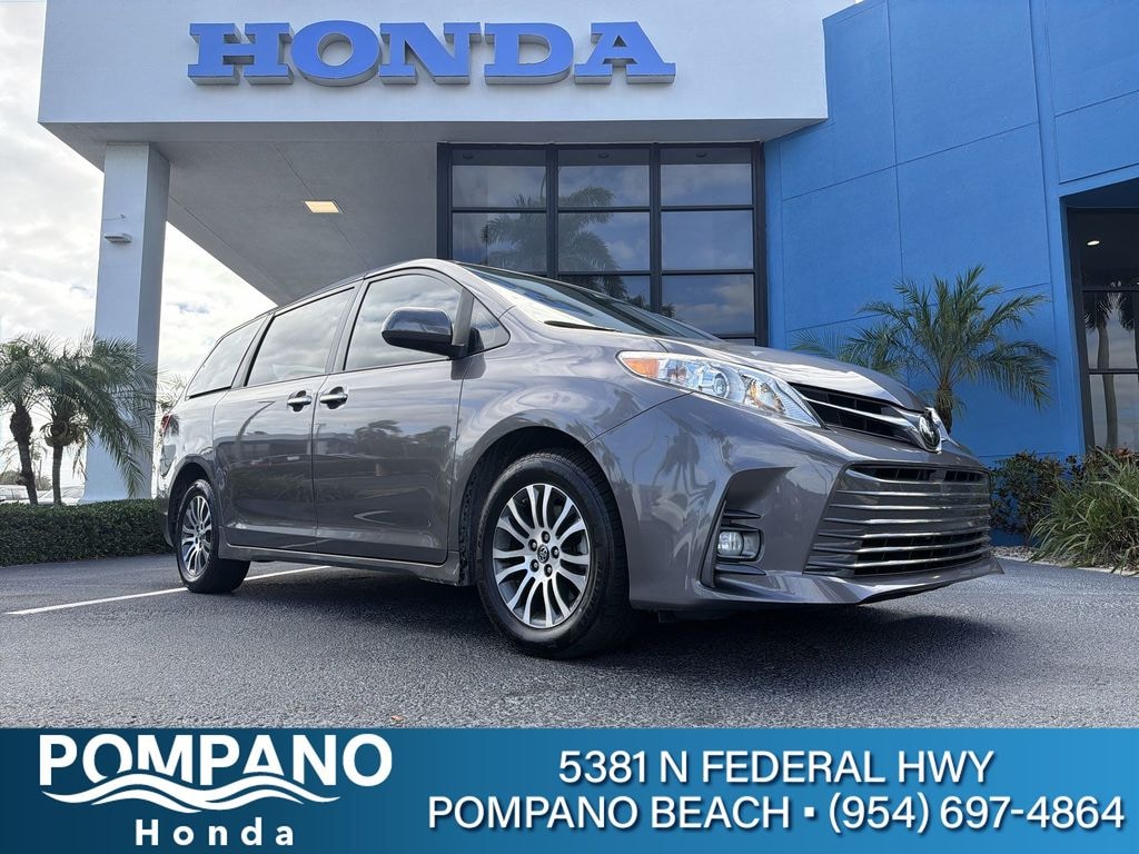 Used 2019 Toyota Sienna XLE Minivan/Van