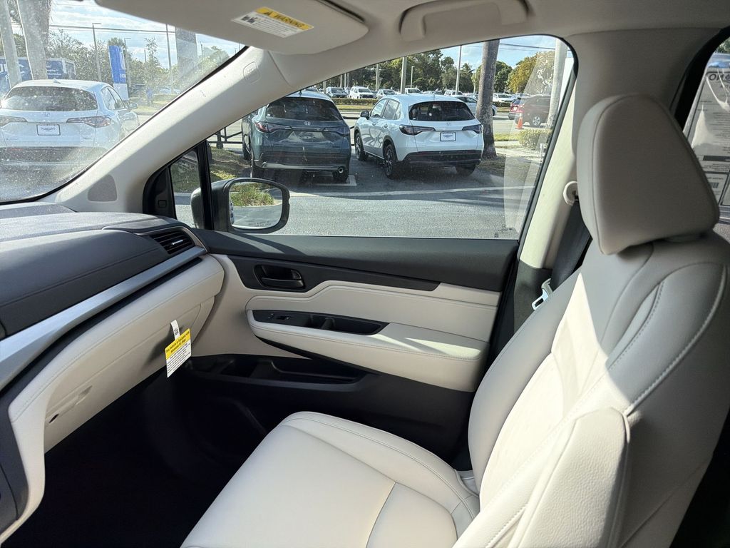 2026 Honda Odyssey EX-L - Photo 17