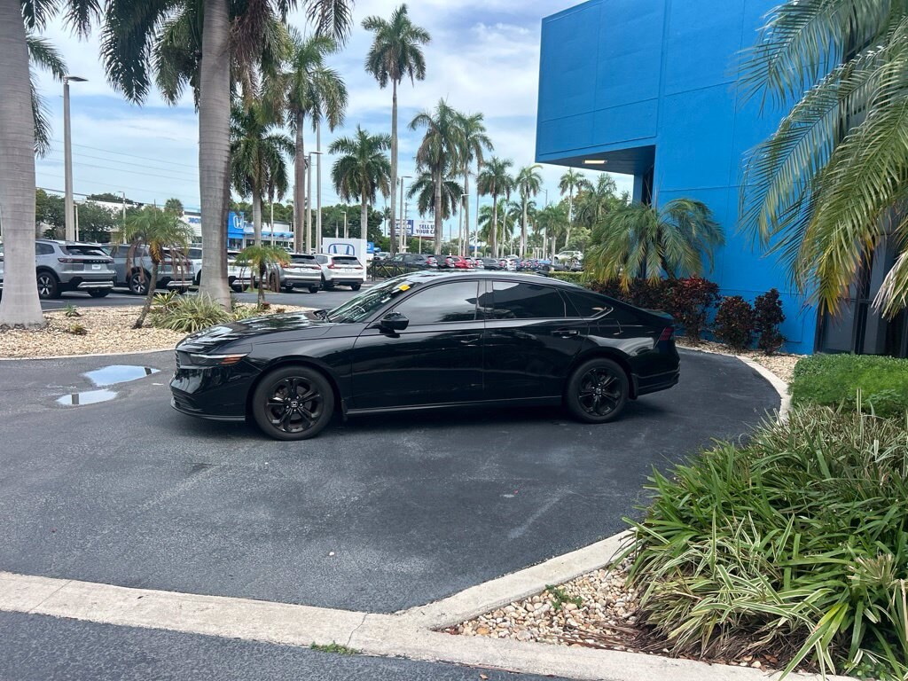 Used 2025 Honda Accord SE Sedan