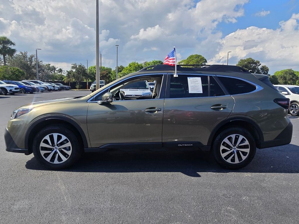 Used 2022 Subaru Outback Premium SUV