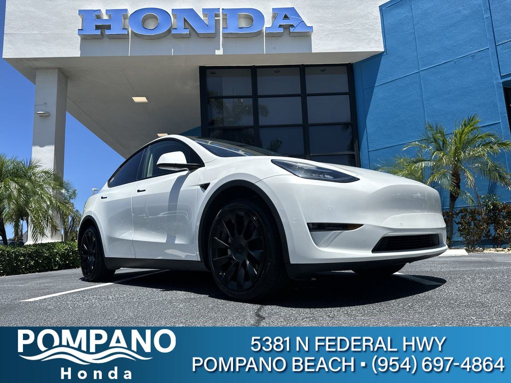 2022 Tesla Model Y Long Range Dual Motor All-Wheel Drive's photo