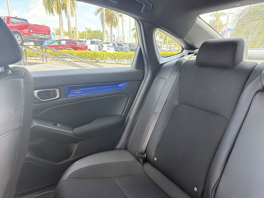 2025 Honda Civic Sport - Photo 13