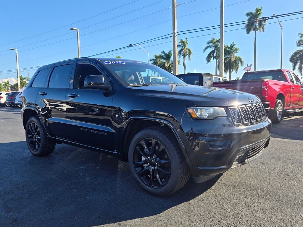 2021 Jeep Grand Cherokee Laredo X's photo