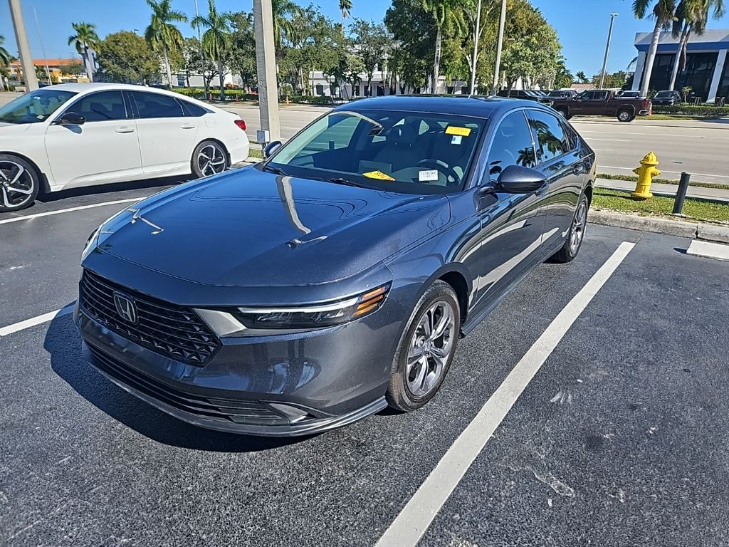 2023 Honda Accord EX's photo