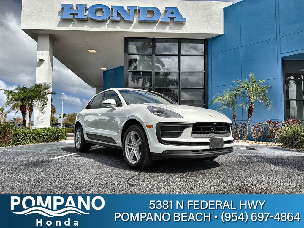 2024 Porsche Macan Base