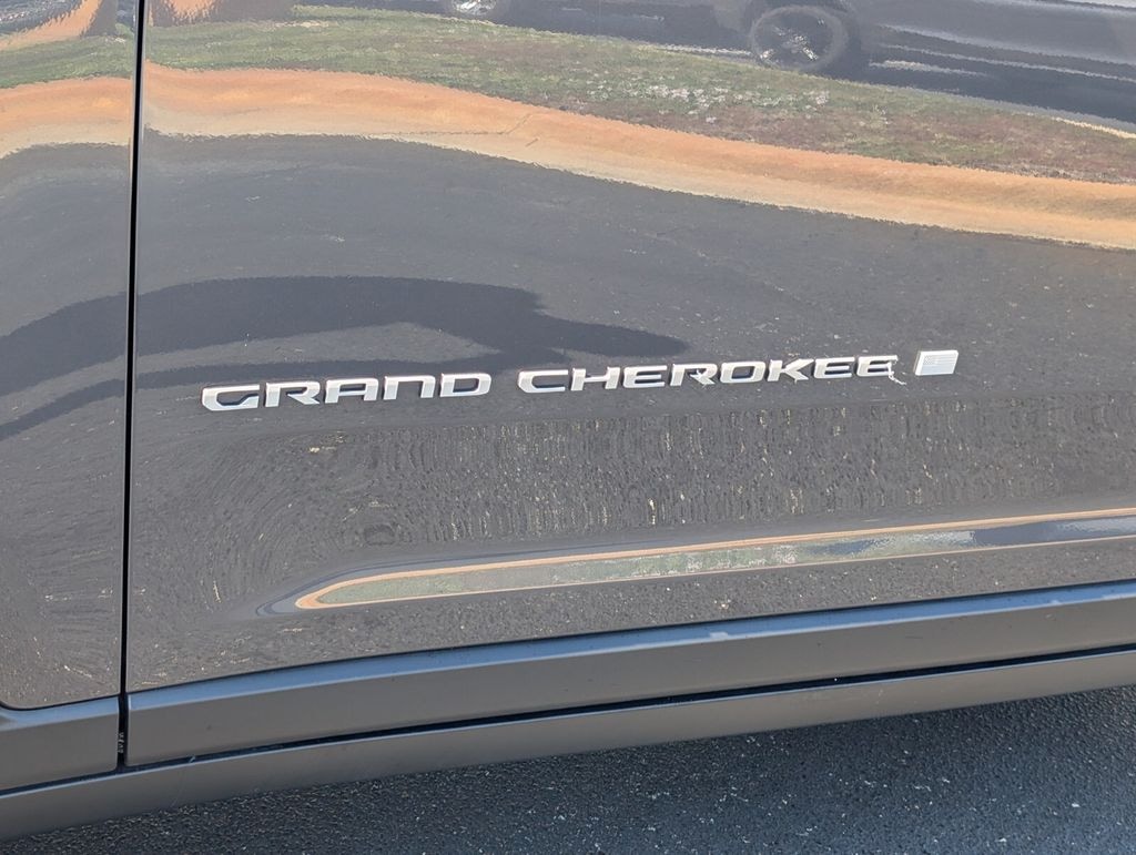 Certified 2024 Jeep Grand Cherokee Laredo SUV