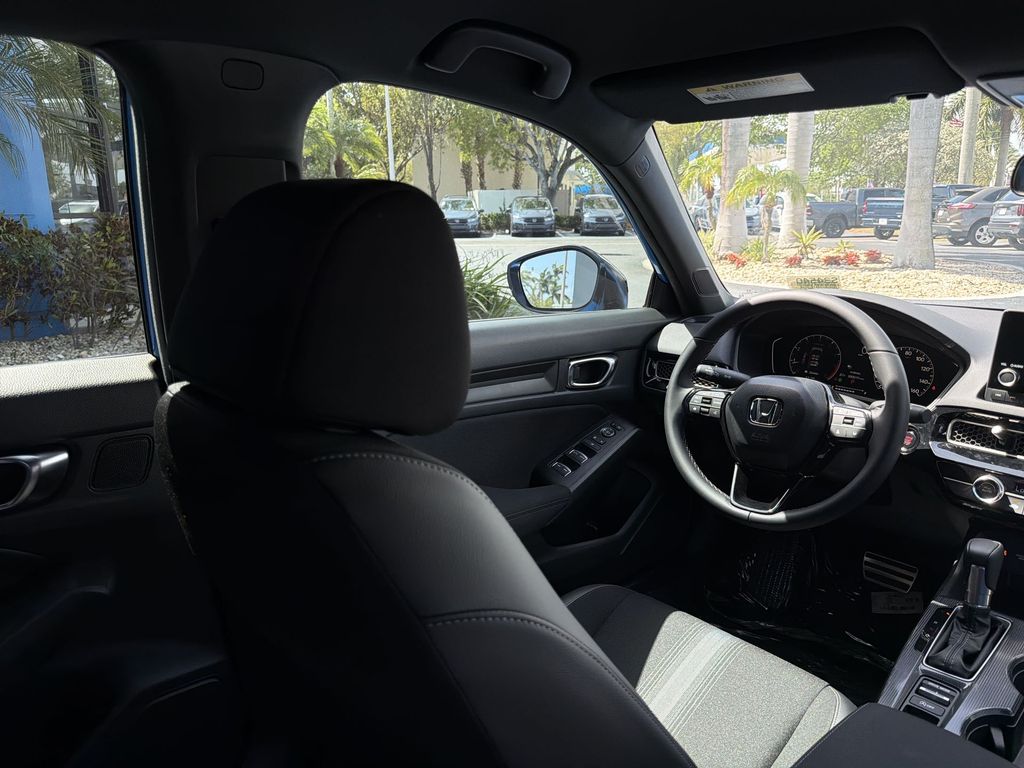 2025 Honda Civic Hatchback Sport - Photo 17
