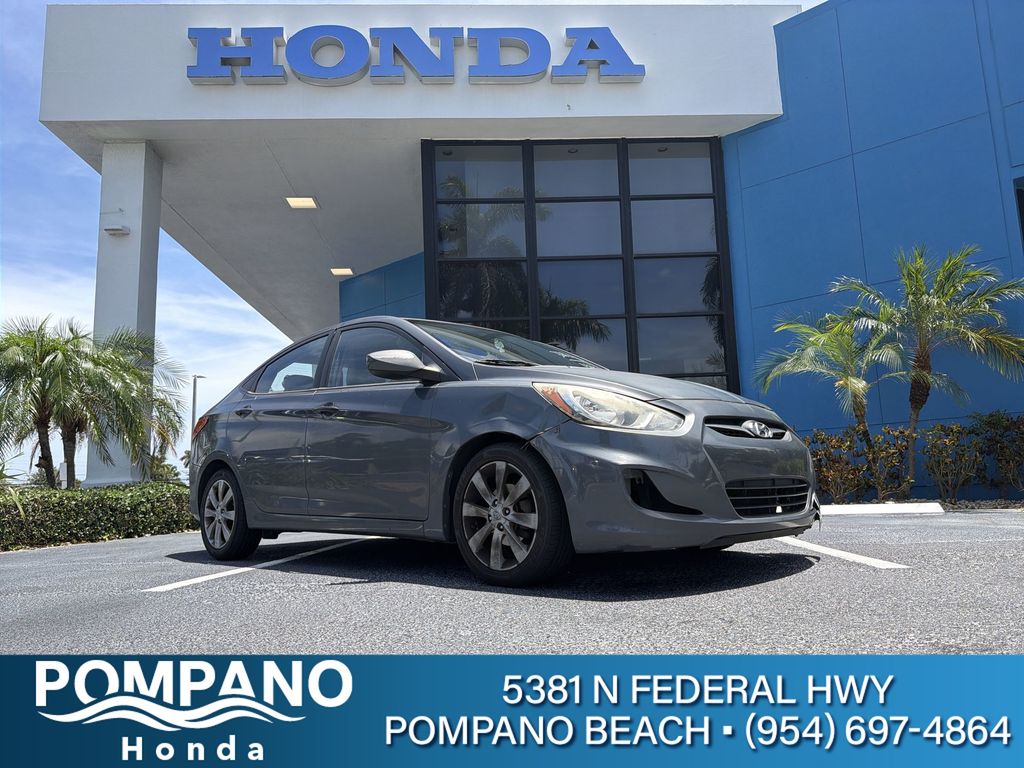 2012 Hyundai Accent GLS 4-Door 6-Speed Automatic's photo