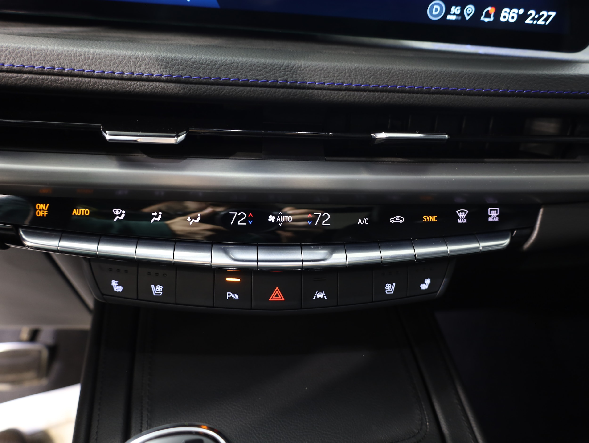 2024 Cadillac XT4 Sport - Photo 15