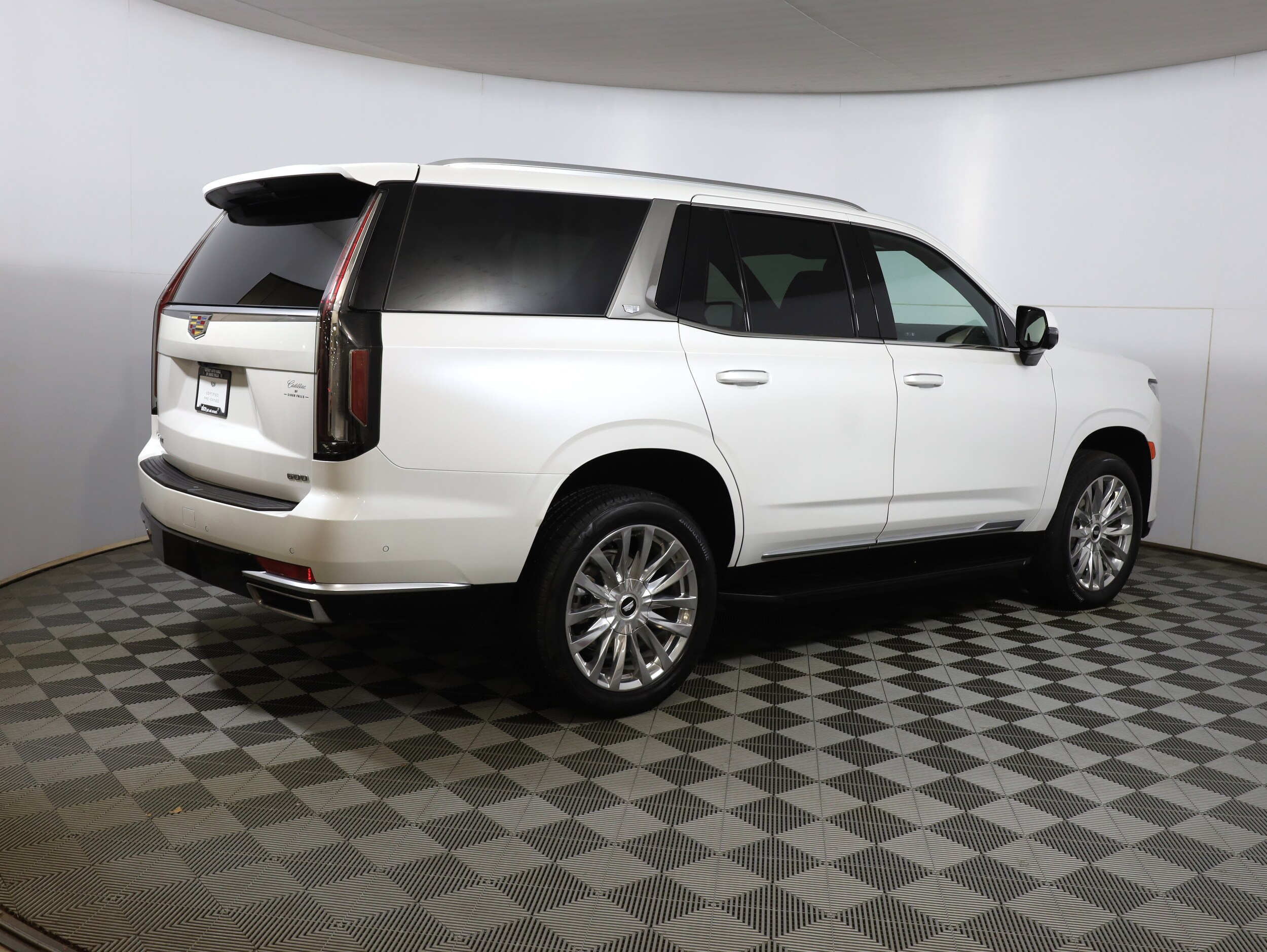2024 Cadillac Escalade Premium Luxury photo 4
