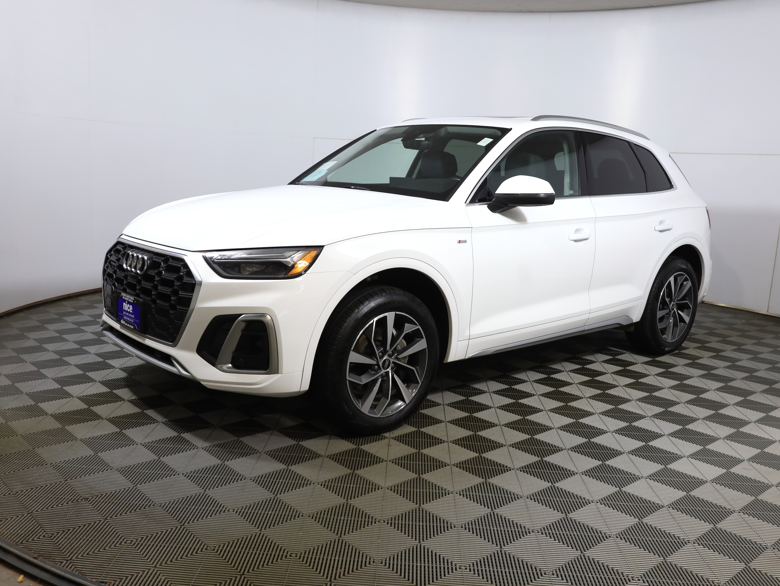 2023 Audi Q5 Premium Plus's photo