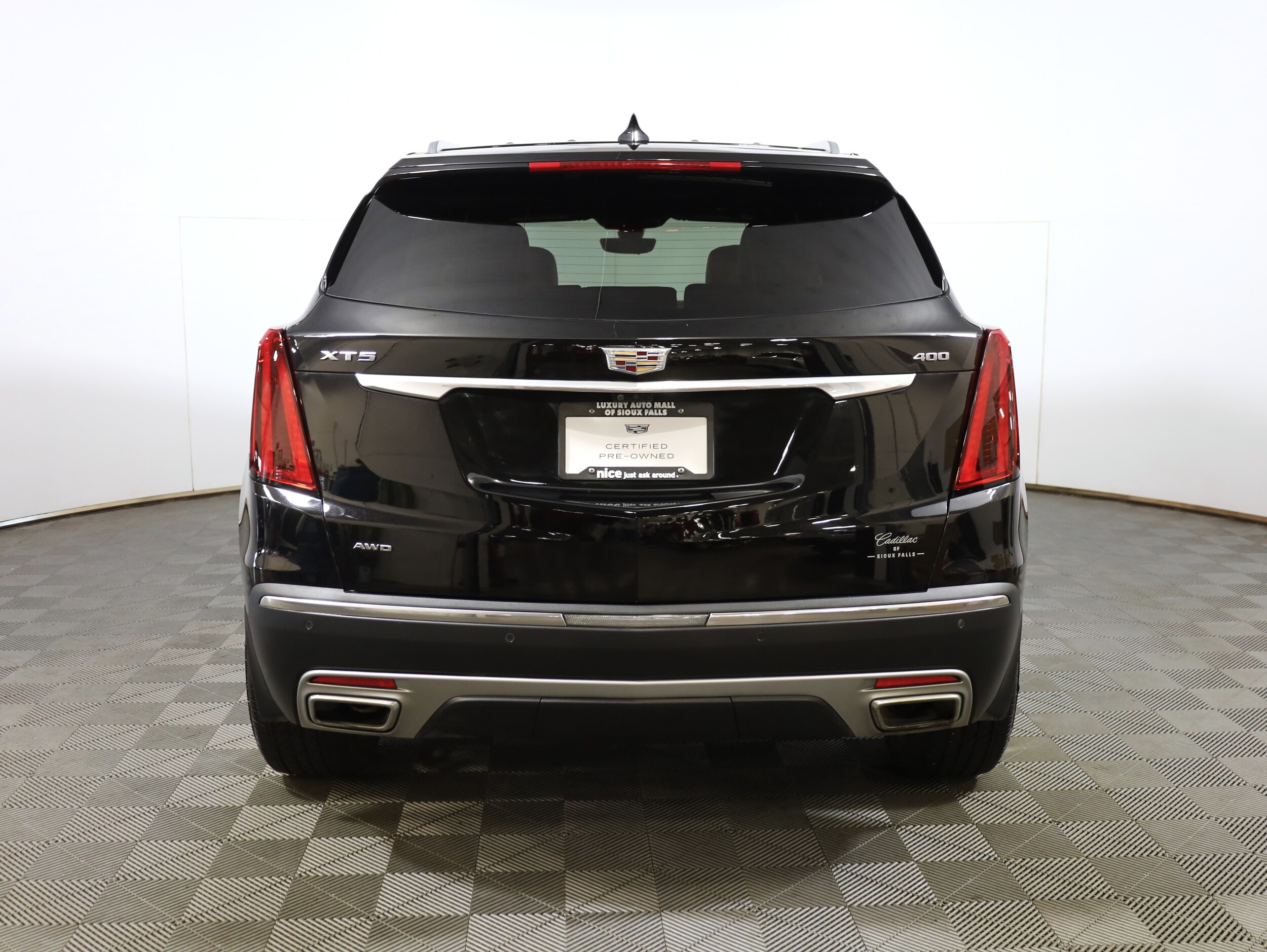 2023 Cadillac XT5 Premium Luxury photo 3