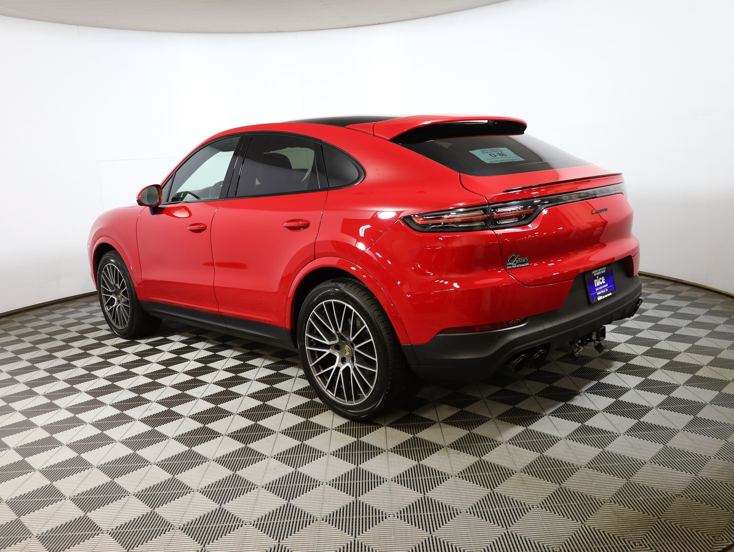 2022 Porsche Cayenne Coupe photo 2
