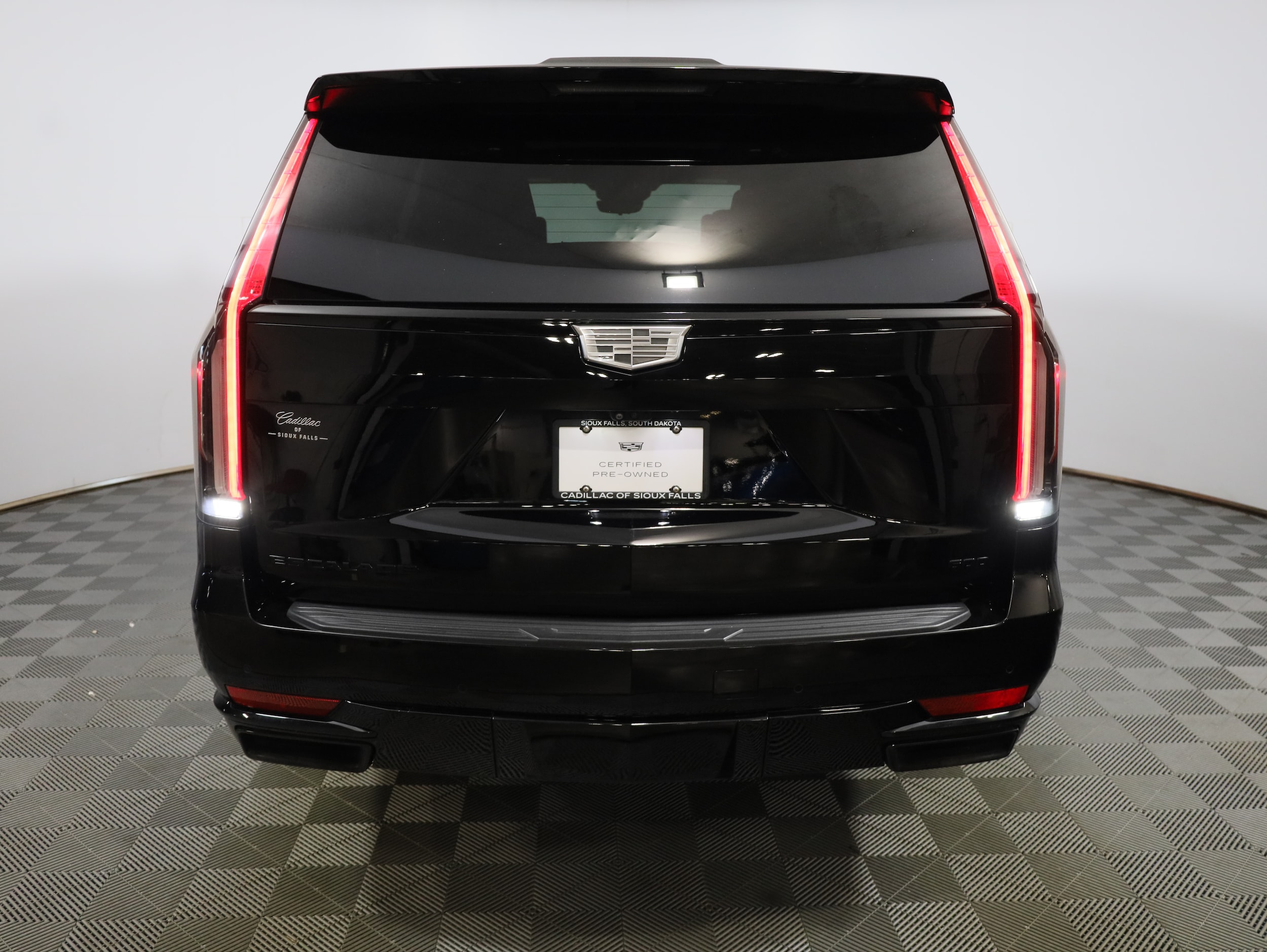 2023 CADILLAC s