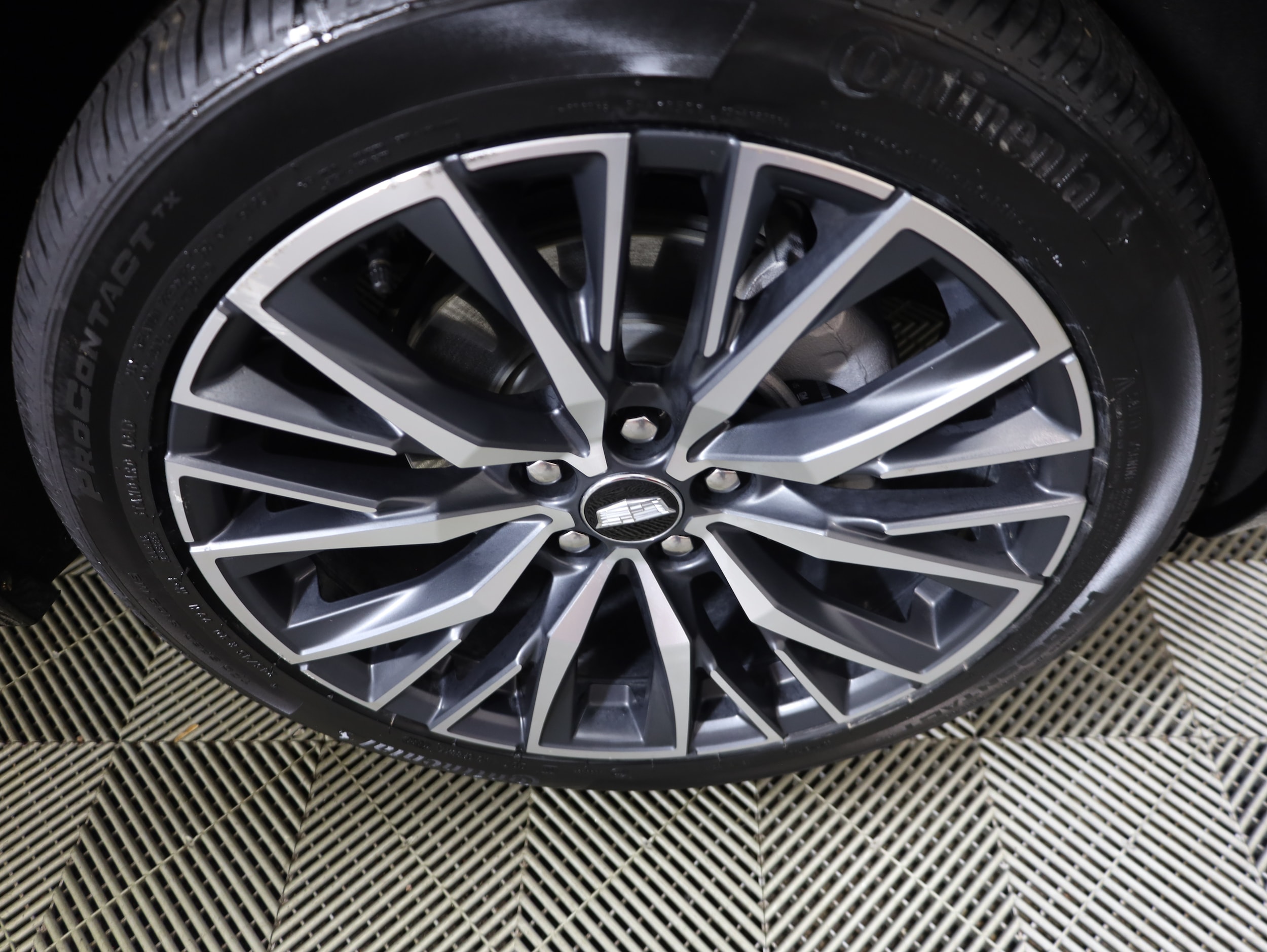 2024 Cadillac XT4 Sport - Photo 37