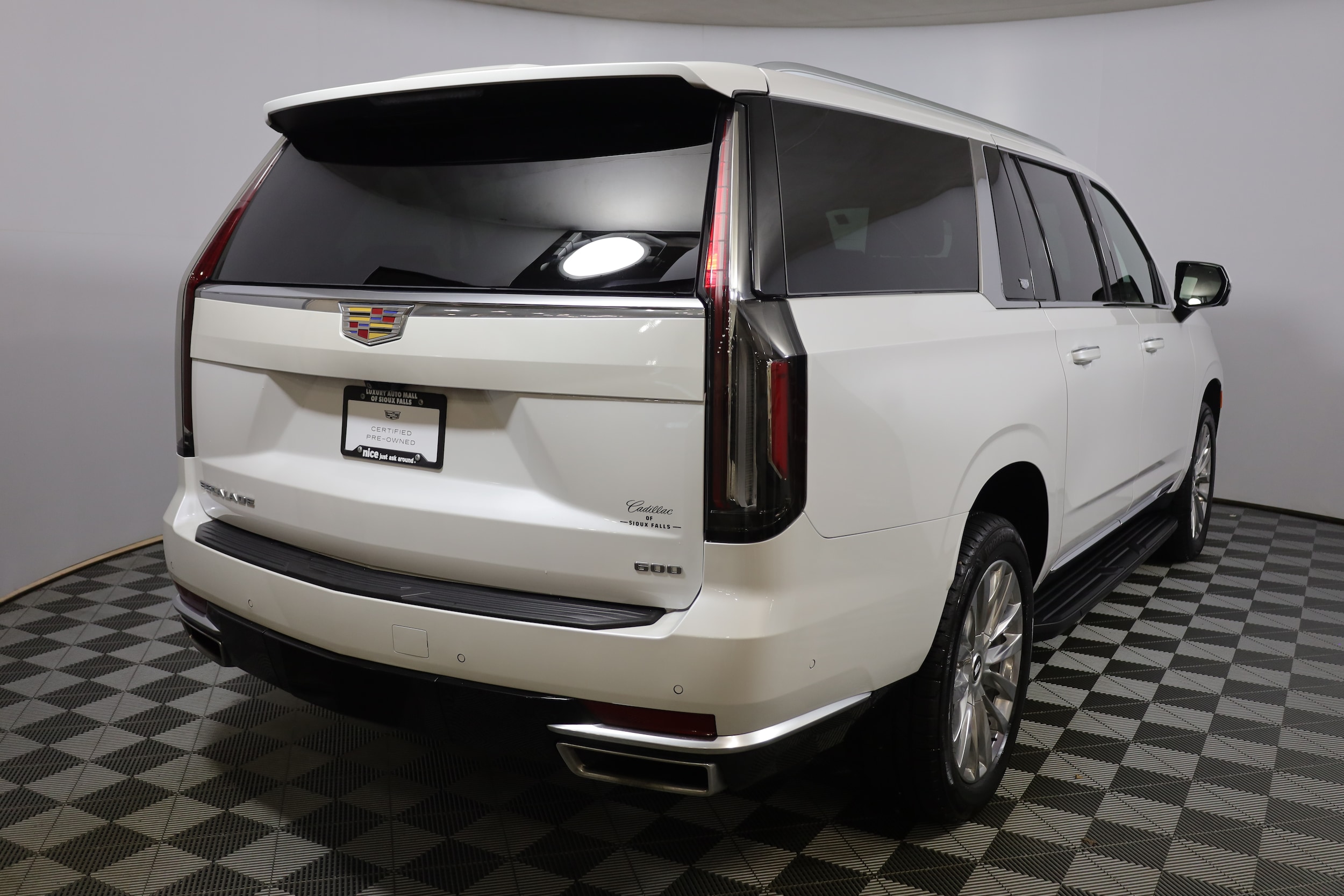 2023 CADILLAC s