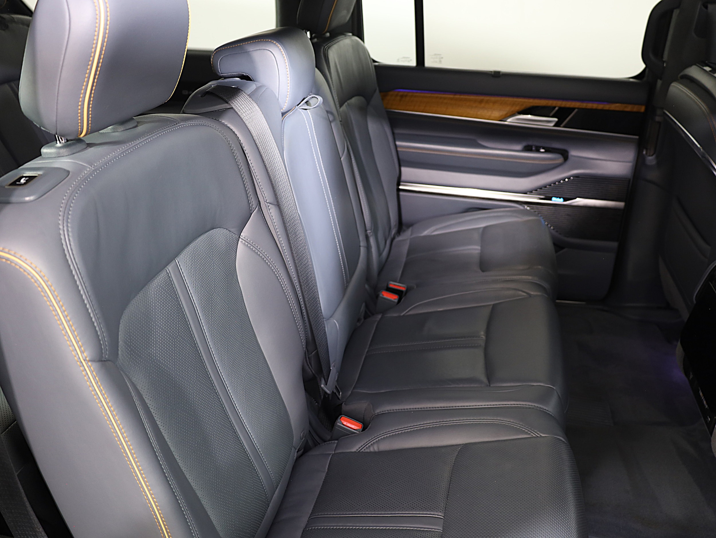 2022 Jeep Grand Wagoneer Series II - Photo 10