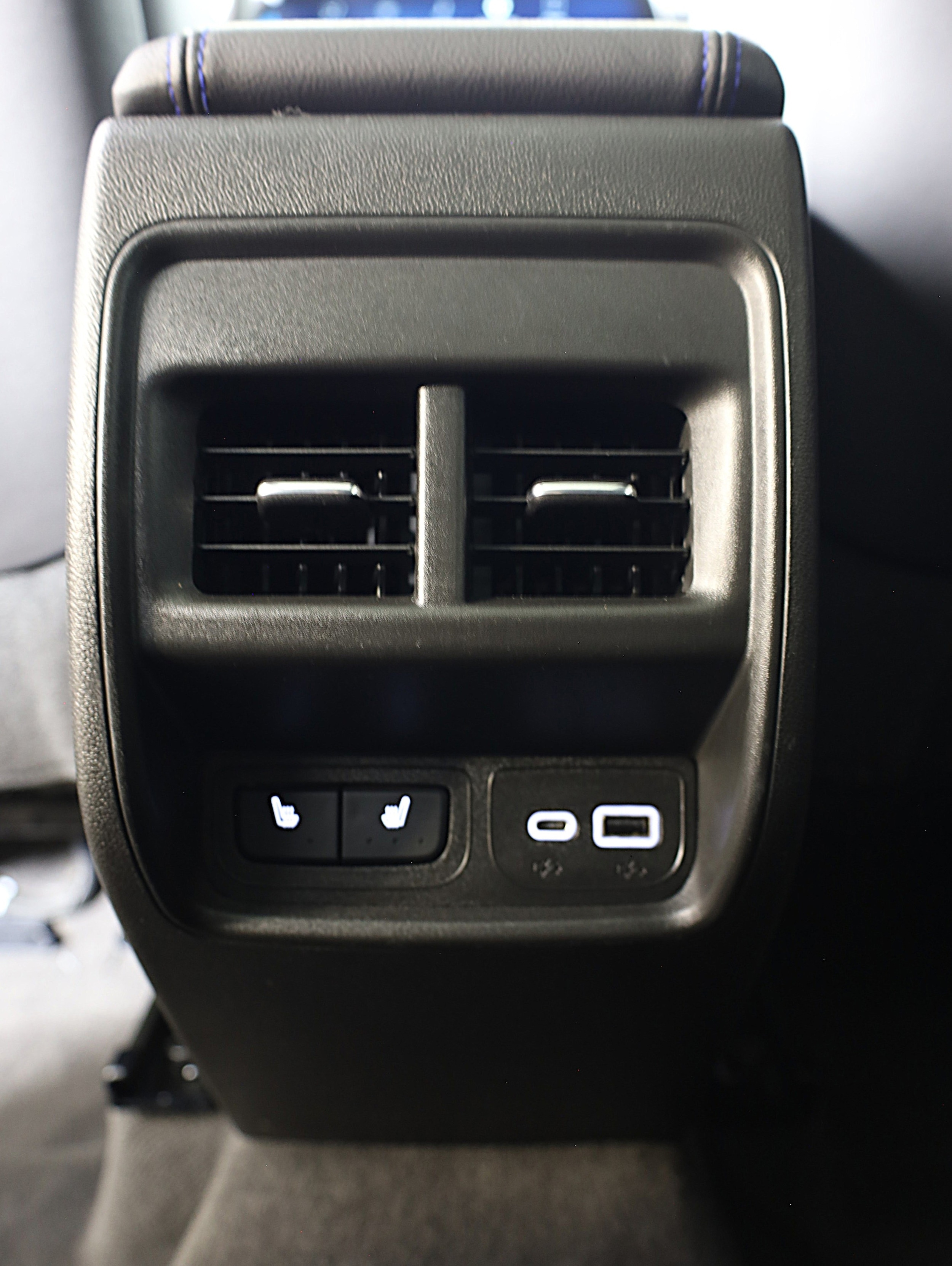 2024 Cadillac XT4 Sport - Photo 20