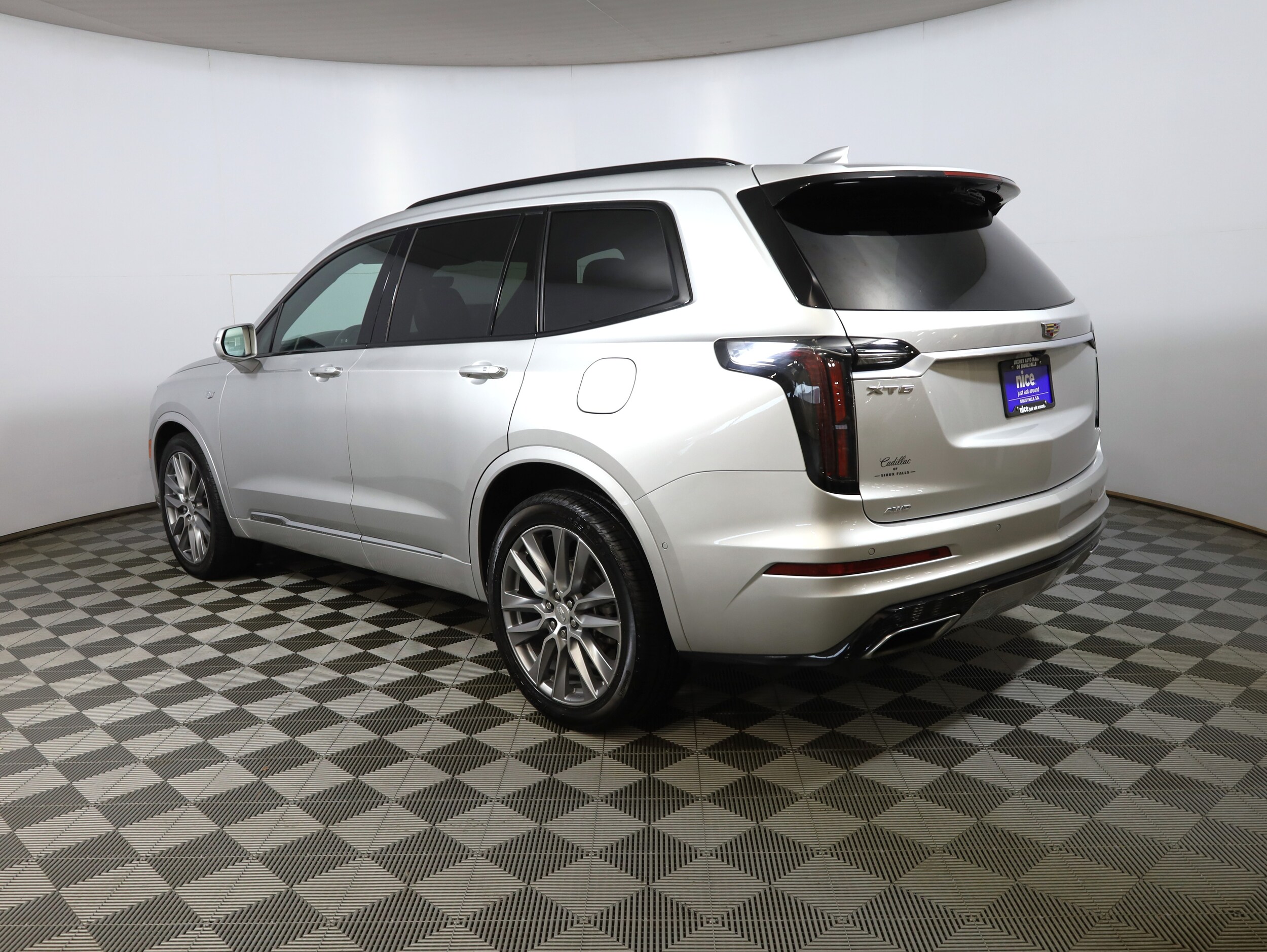 2020 Cadillac XT6 Sport photo 2