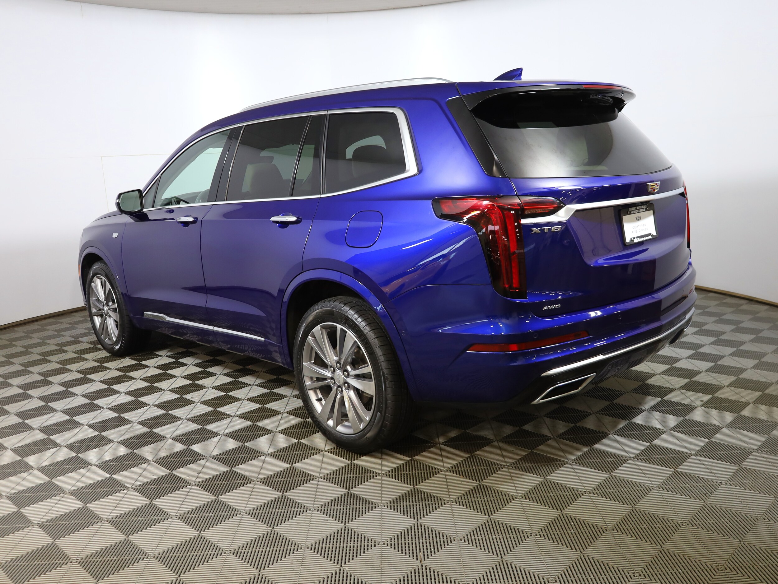 2023 Cadillac XT6 Premium Luxury photo 2