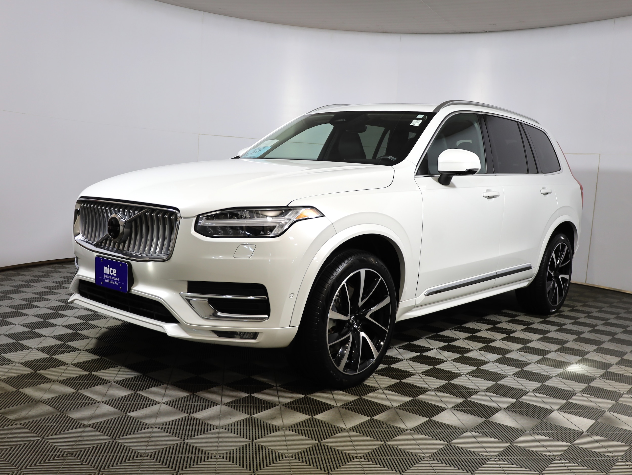 2023 Volvo XC90 B6 Plus Bright Theme 7P
