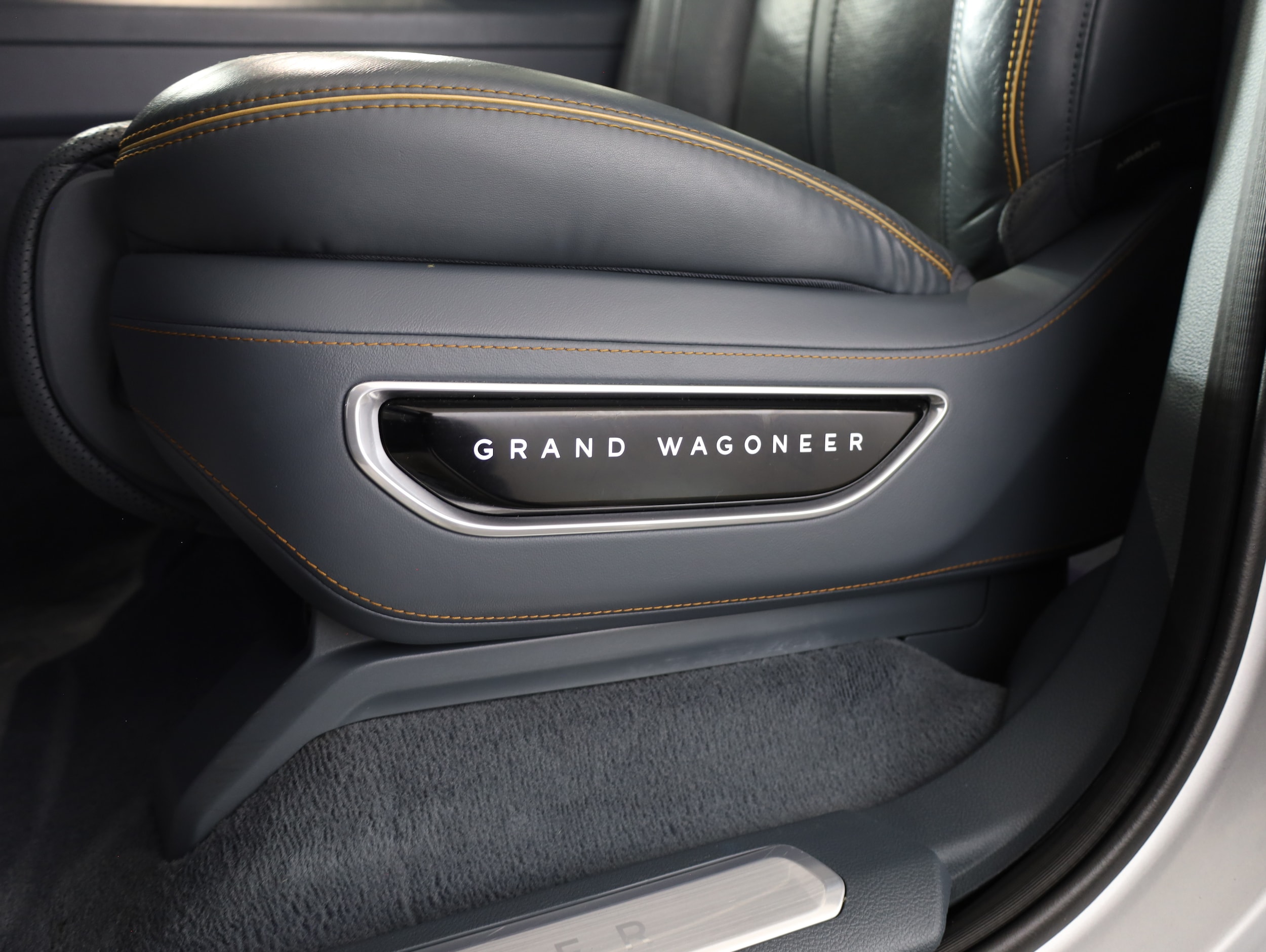 2022 Jeep Grand Wagoneer Series II - Photo 33
