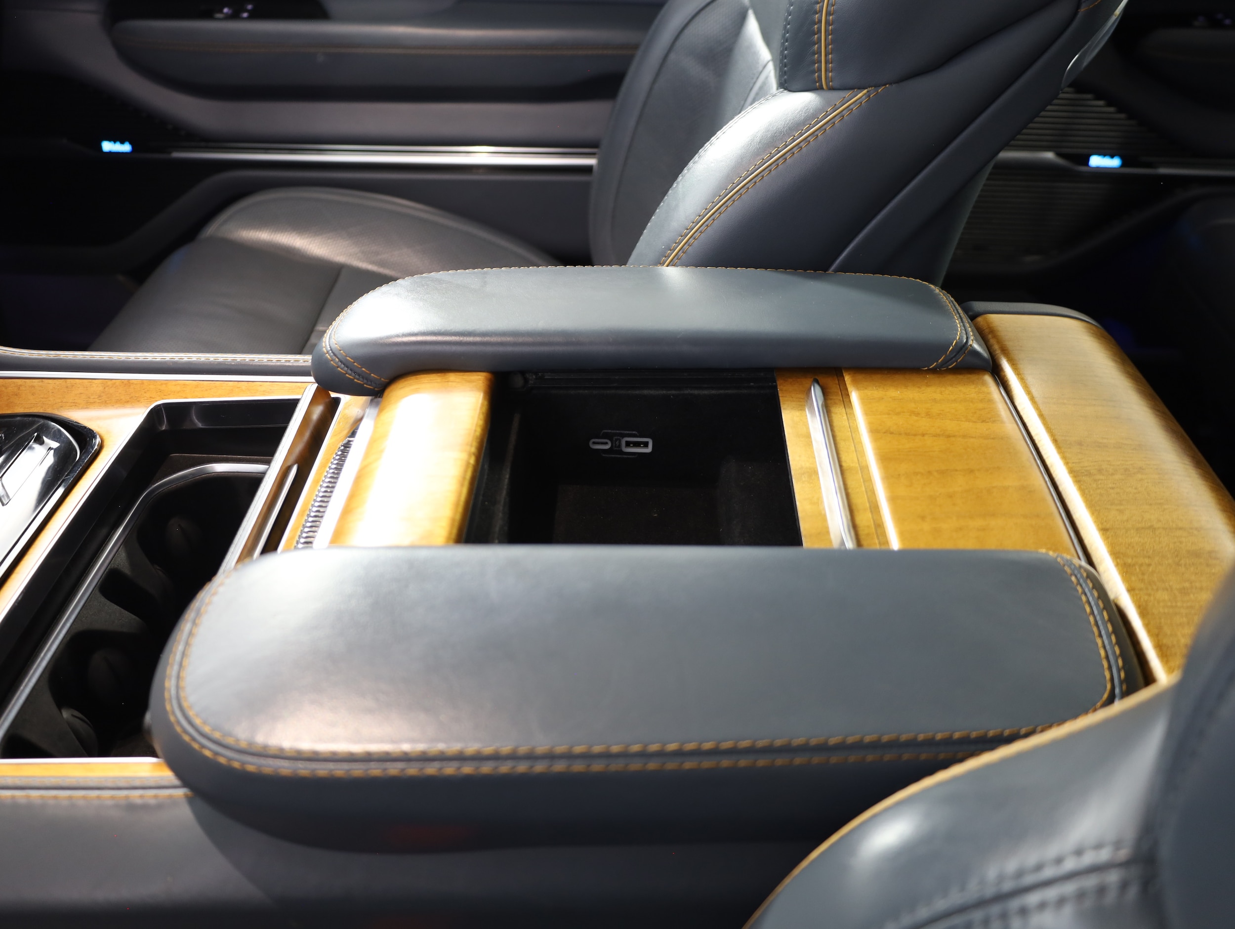 2022 Jeep Grand Wagoneer Series II - Photo 34