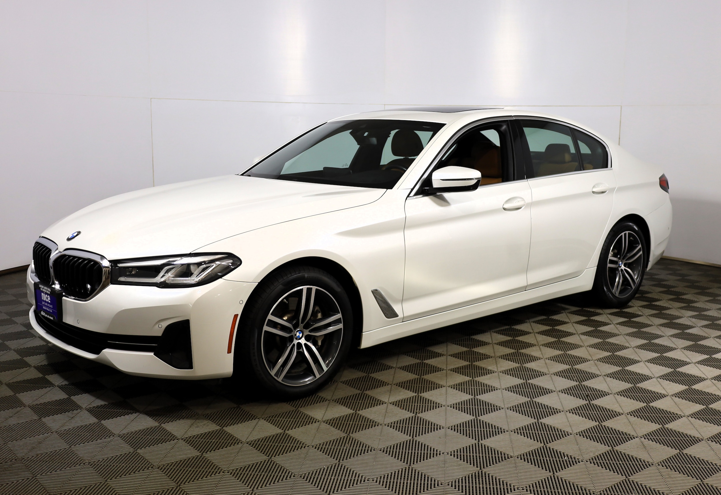 2021 BMW 5 Series 530i xDrive Sedan's photo
