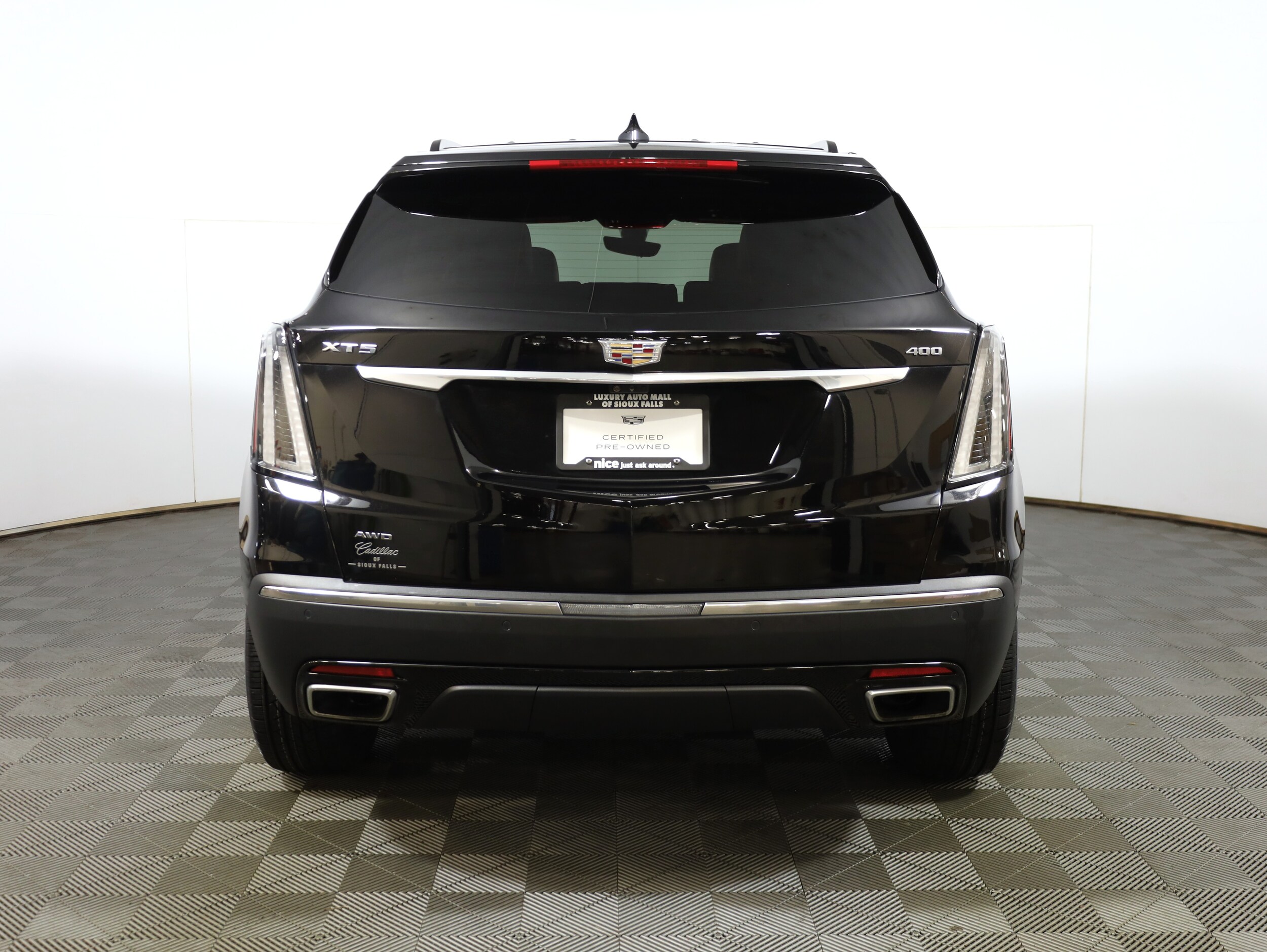 2023 Cadillac XT5 Sport photo 3