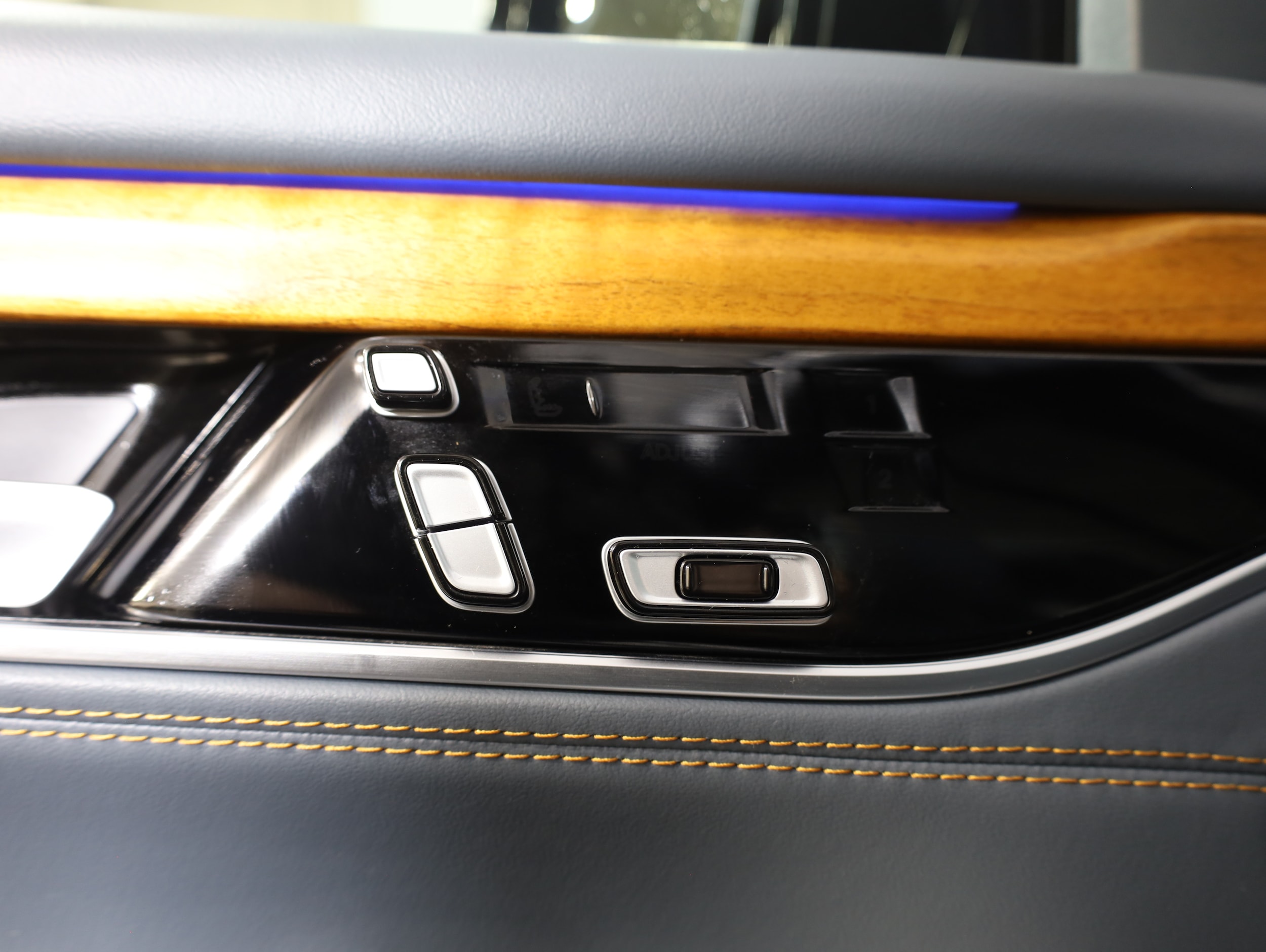 2022 Jeep Grand Wagoneer Series II - Photo 24