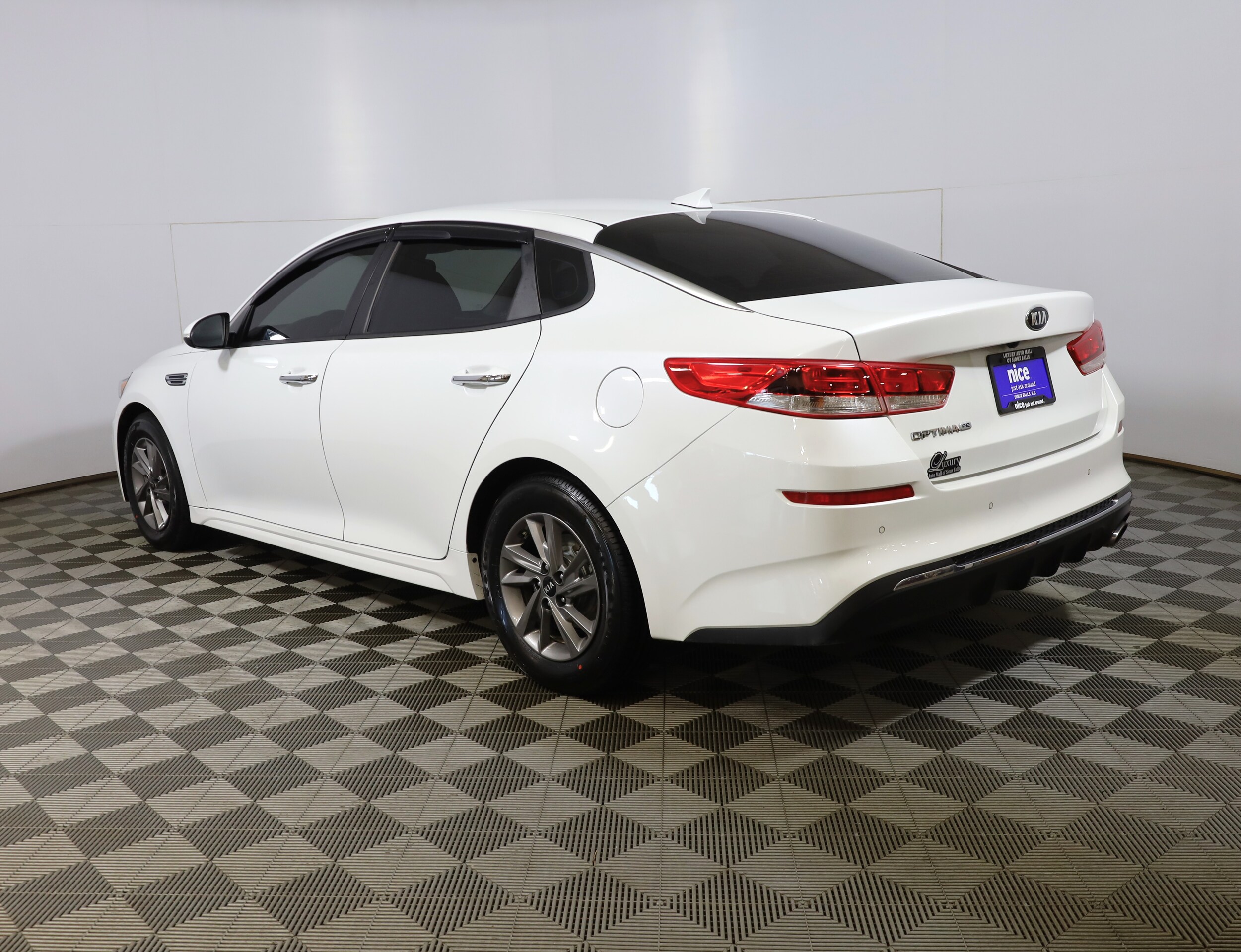 2020 Kia Optima LX photo 2