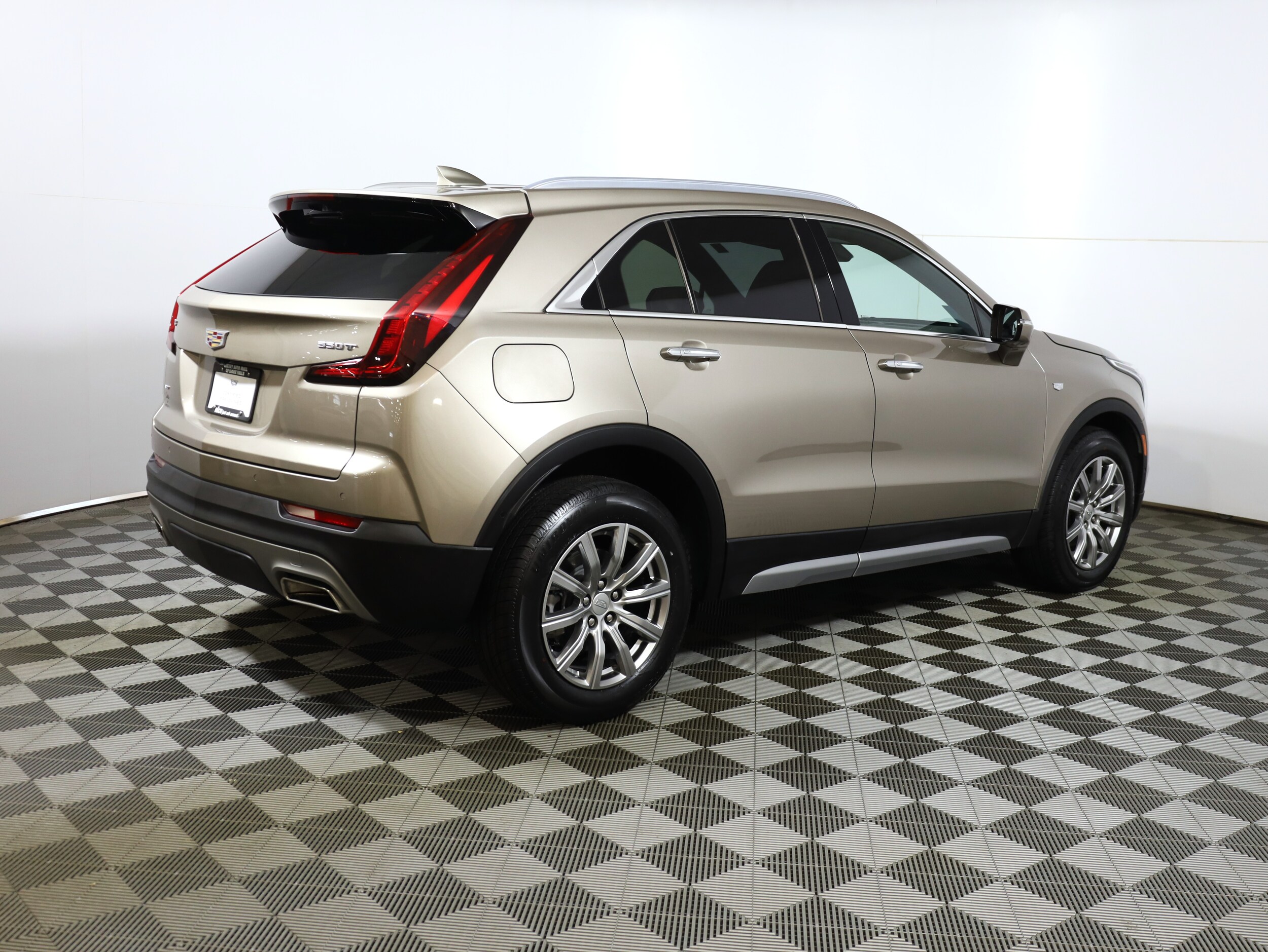 2023 Cadillac XT4 Premium Luxury photo 4